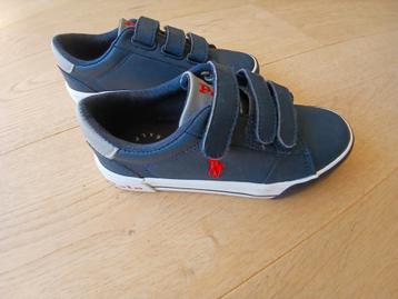 de iconische sneakers R. LAUREN + klittenbanden M29 Navy beschikbaar voor biedingen