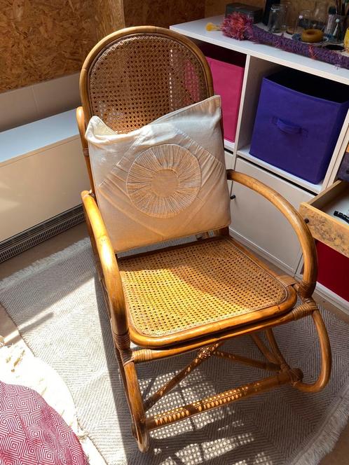 Vintage rotan schommelstoel, Antiek en Kunst, Antiek | Meubels | Stoelen en Sofa's, Ophalen