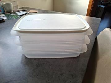 Tupperware: Bewaardozen voor charcuterie of kaas met deksel beschikbaar voor biedingen