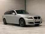 BMW E91 318d 2011 EURO 5 (GEKEURD VOOR VERKOOP), Auto's, Euro 5, Achterwielaandrijving, Zwart, Leder