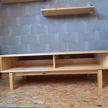 Houten TV meubel Ikea beschikbaar voor biedingen