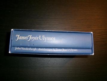 Ulysses + Aantekeningen bij James Joyce's Ulysses beschikbaar voor biedingen