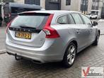 Volvo V60 2.4 D6 AWD Plug-In Hybrid Pure Limited | HIGH VOLT, Auto's, Volvo, Automaat, 48 g/km, Break, Zilver of Grijs