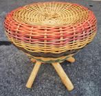 Meerkleurig bohemian rotan krukje, Ophalen
