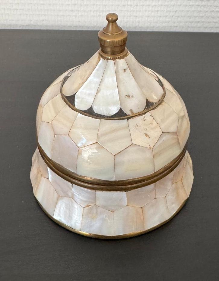 Oude doos van koper en parelmoer, Antiek en Kunst, Antiek | Woonaccessoires, Ophalen of Verzenden