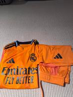 Voetbalshirt tenue Real Madrid maat 152, Ophalen of Verzenden, Zo goed als nieuw