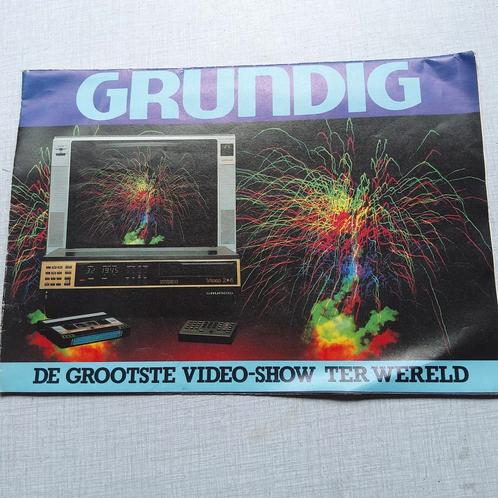 Grundig: folder/advertentie TV en Videorecorder 1982., Boeken, Catalogussen en Folders, Gelezen, Folder, Ophalen of Verzenden