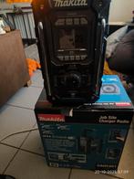 Makita DMR301 in de doos en oplader + battery  maand gbruikt, Ophalen, Zo goed als nieuw