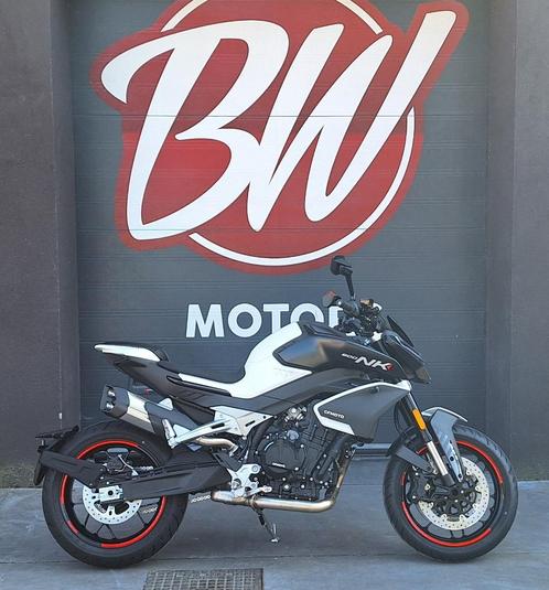 CFMOTO 800NK Nebula White @BW Motors Malines, Motos, Motos | Marques Autre, Entreprise, Naked bike, plus de 35 kW, 2 cylindres