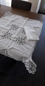 Kleedje met serveten Brugge kant, Antiek en Kunst, Ophalen
