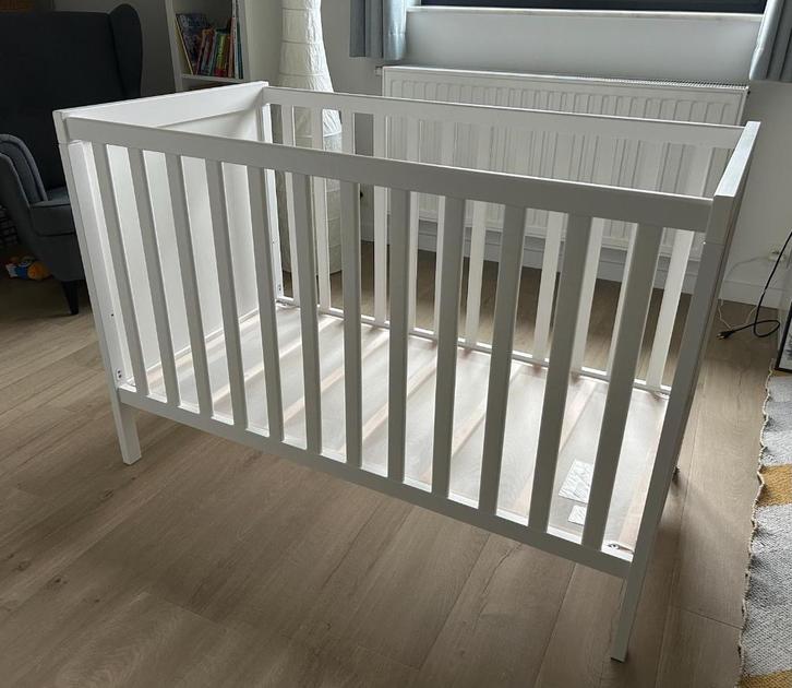 IKEA SUNDVIK babybedje, Kinderen en Baby's, Babywiegjes en Ledikanten, Gebruikt, Ledikant, Ophalen