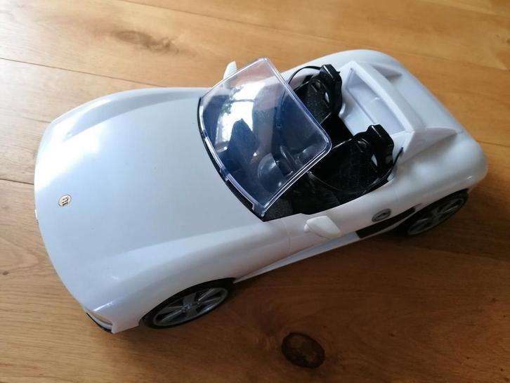 Auto Rainbow High, Kinderen en Baby's, Speelgoed | Poppen, Zo goed als nieuw, Barbie, Ophalen of Verzenden