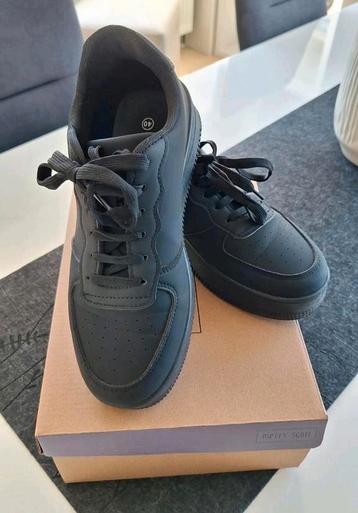 Nieuwe Sneakers dames  beschikbaar voor biedingen