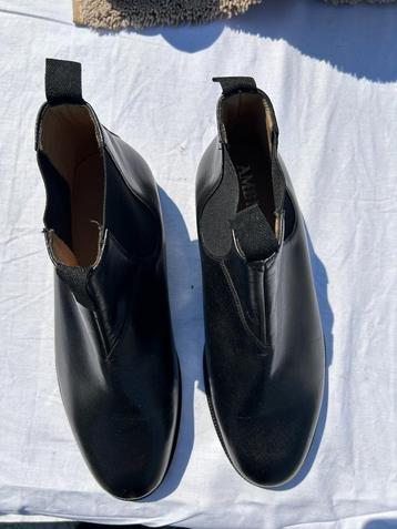 bottines beschikbaar voor biedingen