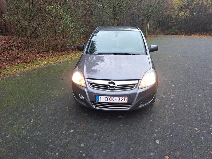 Opel zafira 1.7 cdti 2012, Autos, Opel, Particulier, Zafira, Attache-remorque, Diesel, Euro 5, MPV ou Monospace, 5 portes, Boîte manuelle