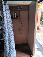 Douche d'urgence, Enlèvement