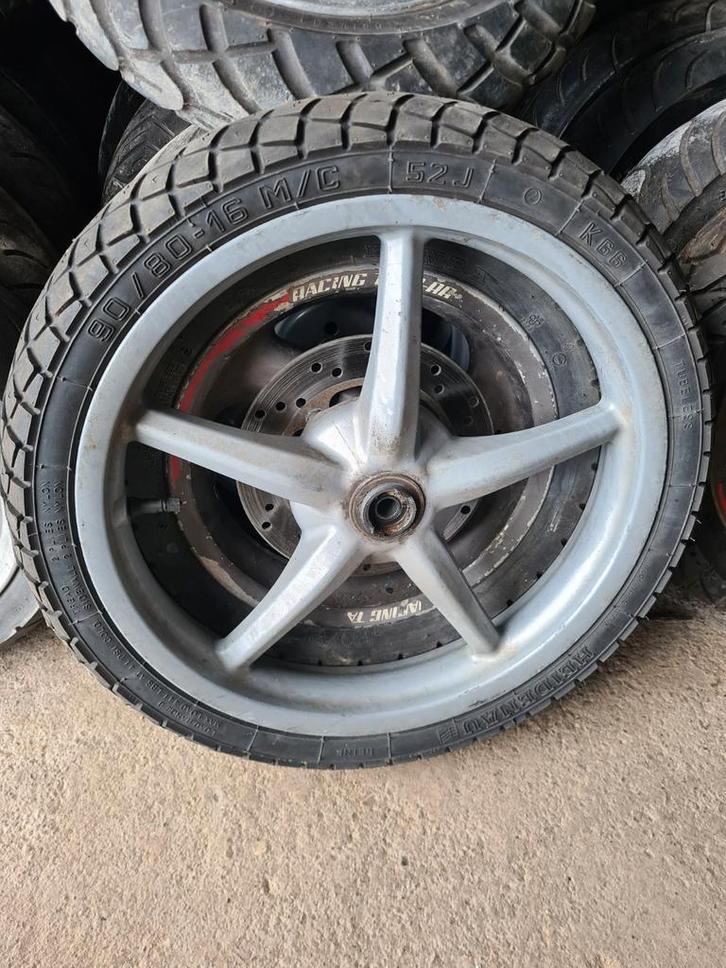 Pneus divers avec jantes, toutes tailles et modèles, scooter, Vélos & Vélomoteurs, Pièces de cyclomoteur | Général, Enlèvement ou Envoi