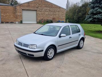 Vw golf 4 année 2000 1.4 Essence 178.000km très propre  disponible aux enchères