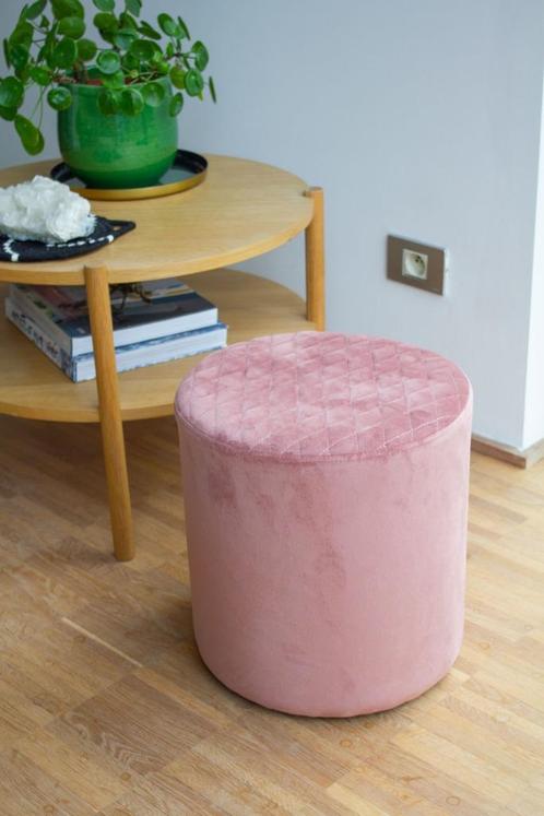 Lounge poefje in oud roos fluweel (als nieuw!), Huis en Inrichting, Zetels | Voetbanken en poefs, Nieuw, Minder dan 50 cm, Minder dan 50 cm