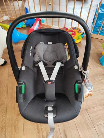 maxi cosi pebble 360 + family fix 360 beschikbaar voor biedingen