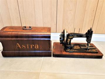 Prachtig antiek naaimachine ASTRA