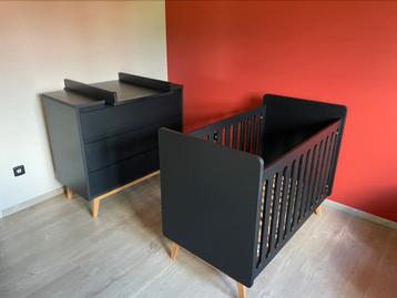 Babybed + comode beschikbaar voor biedingen
