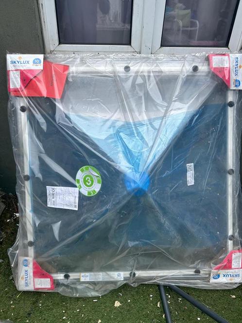 Skylux Piramide Lichtkoepel 110x110 3wandig Polycarbonaat, Doe-het-zelf en Bouw, Glas en Ramen, Nieuw, Overige typen, Ophalen