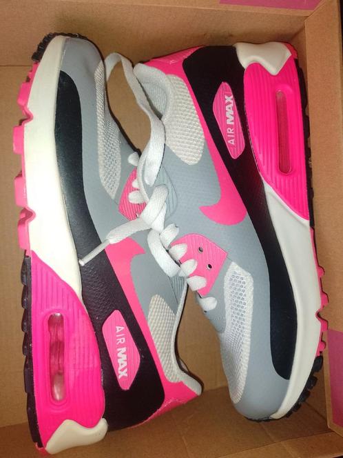 Te koop Nike air Max basketbalschoen voor dames maat 38 nieu, Sport en Fitness, Basketbal, Nieuw, Schoenen, Ophalen of Verzenden