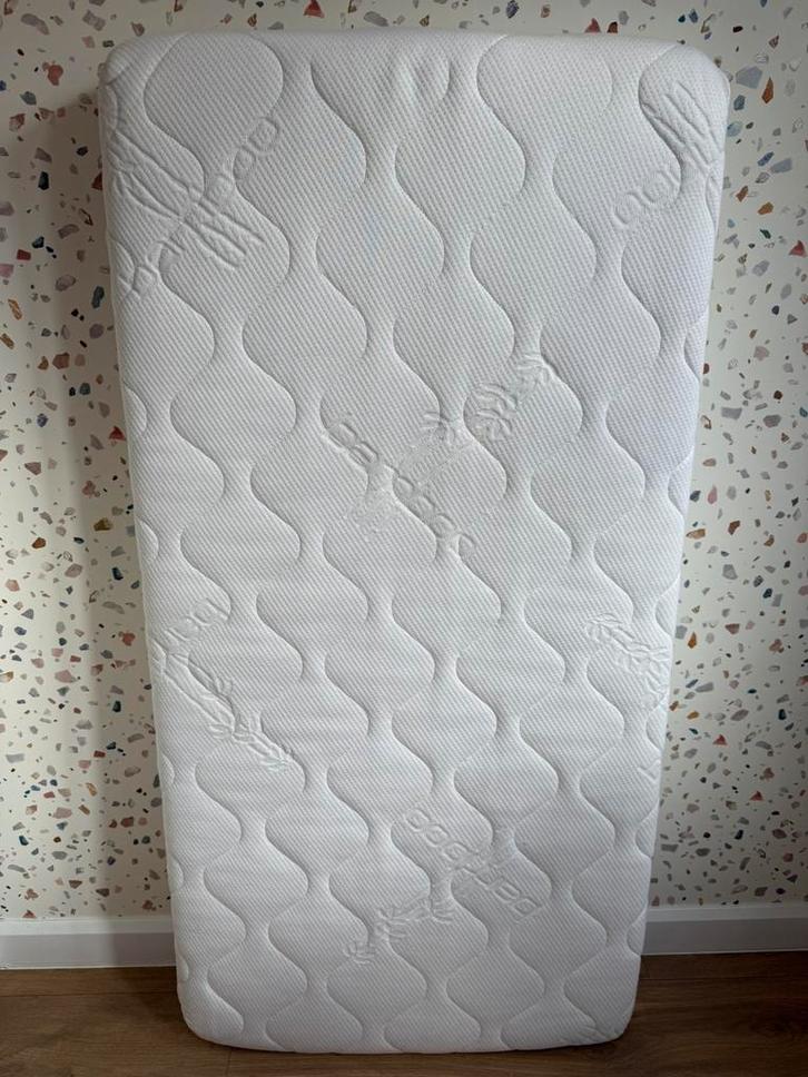 Matelas bébé 60120 bambou + 2 alèses, Kinderen en Baby's, Kinderkamer | Bedden, Zo goed als nieuw, Matras, Ophalen of Verzenden