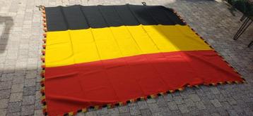 Belgische vlag tricolore beschikbaar voor biedingen