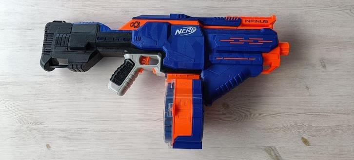 NERF N-Strike Elite Infinus-blaster, Kinderen en Baby's, Speelgoed | Buiten | Actiespeelgoed, Zo goed als nieuw, Ophalen