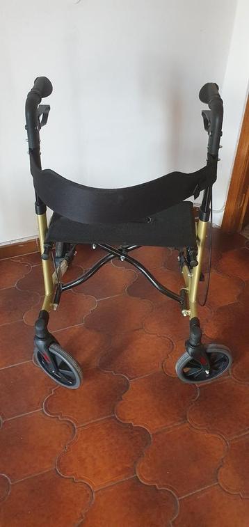 Deambulateur TRA14. Comme neuf. 30 euros. beschikbaar voor biedingen