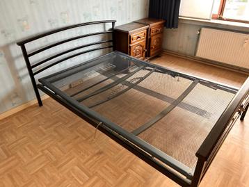 Auping Ijzer donkerbruin bed (140 x 200) beschikbaar voor biedingen