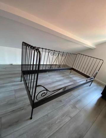 Meisjes bed + lattenbodem en matras beschikbaar voor biedingen