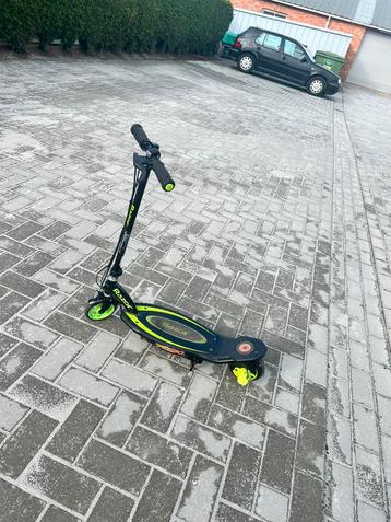 Razor E90 elektrische step beschikbaar voor biedingen
