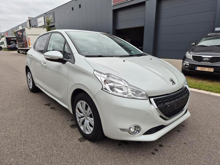 Peugeot 208 1.2 Benzine – 2014 – 108.000 km – Heel netjes!, Auto's, Peugeot, Bedrijf, Cruise Control, Elektrische ramen, Benzine