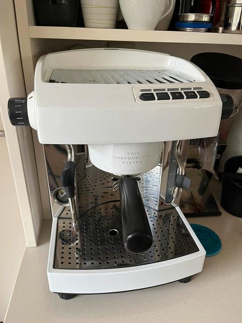 Graef espresso machine, Elektronische apparatuur, Koffiezetapparaten, Gebruikt, Espresso apparaat, Afneembaar waterreservoir, Stoompijpje