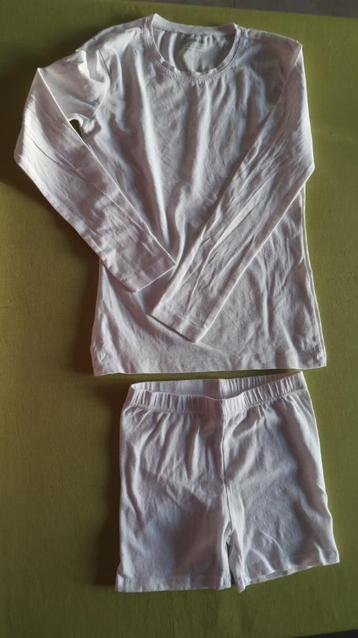 wit pyjama short + t-shirt 140  beschikbaar voor biedingen