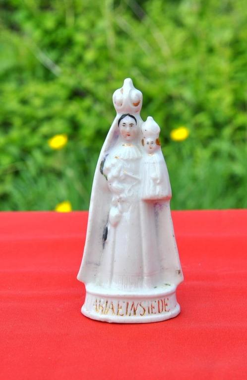 petite vierge en porcelaine mariaeinsiede, Antiquités & Art, Antiquités | Objets religieux, Enlèvement ou Envoi