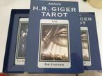 H.R. Giger Tarot. Box : boek plus kaarten ZELDZAAM, Boeken, Esoterie en Spiritualiteit, Ophalen of Verzenden, Zo goed als nieuw