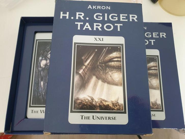 H.R. Giger Tarot. Box : boek plus kaarten ZELDZAAM, Boeken, Esoterie en Spiritualiteit, Zo goed als nieuw, Ophalen of Verzenden