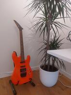 Vintage CHARVETTE guitar met de guitartas en standaard, Muziek en Instrumenten, Snaarinstrumenten | Gitaren | Elektrisch, Ophalen