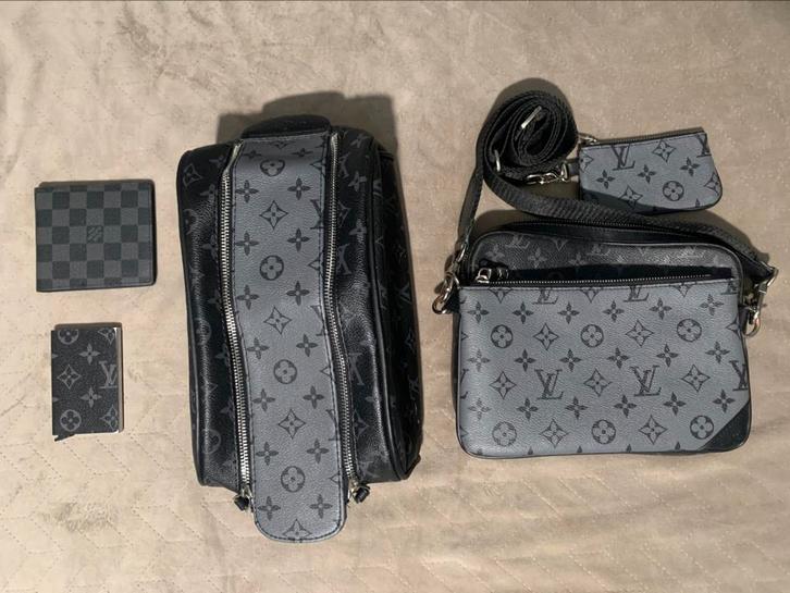 Stijlvolle tassen en accessoires – Zo goed als nieuw, Handtassen en Accessoires, Tassen | Schoudertassen, Zo goed als nieuw, Ophalen