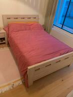 Twijfelaar Bed + nachtkastje Gautier, Huis en Inrichting, Ophalen, Beige, Steigerhout, Zo goed als nieuw