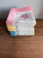 14 kleine vrouwenzakdoeken, Kleding | Dames, Overige Dameskleding, Ophalen of Verzenden, Zo goed als nieuw