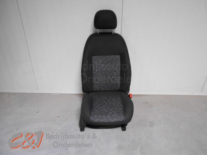 Siège droit d'un Opel Combo, Autos : Pièces & Accessoires, Habitacle & Garnissage, Opel, Utilisé, 3 mois de garantie, Enlèvement ou Envoi
