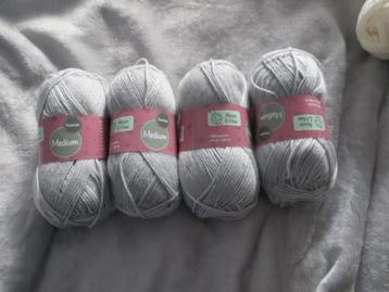 4 bollen breigaren - grijs - nieuw - Alison & Mae - Acryl beschikbaar voor biedingen