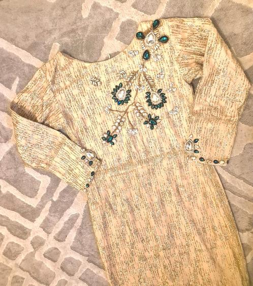 Robe de soirée doré avec perlage doré et vert fait main, Vêtements | Femmes, Vêtements de mariage & Accessoires de mariage, Vert