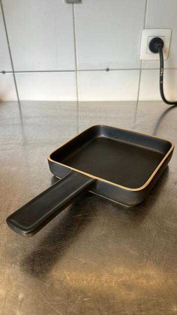 8 ovenpannetjes beschikbaar voor biedingen