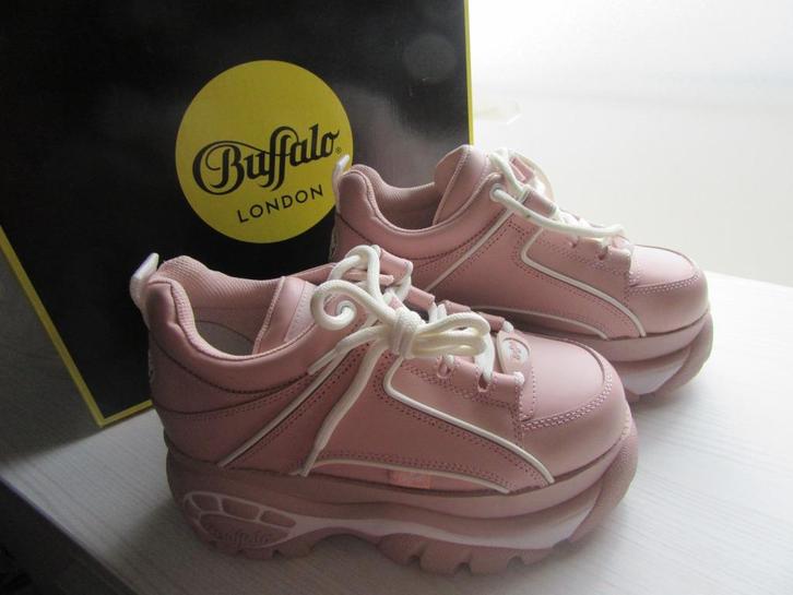 Nieuwe, roze Buffalo Sneakers - Schoenen - Maat 36, Kleding | Dames, Schoenen, Nieuw, Sneakers, Roze, Ophalen of Verzenden